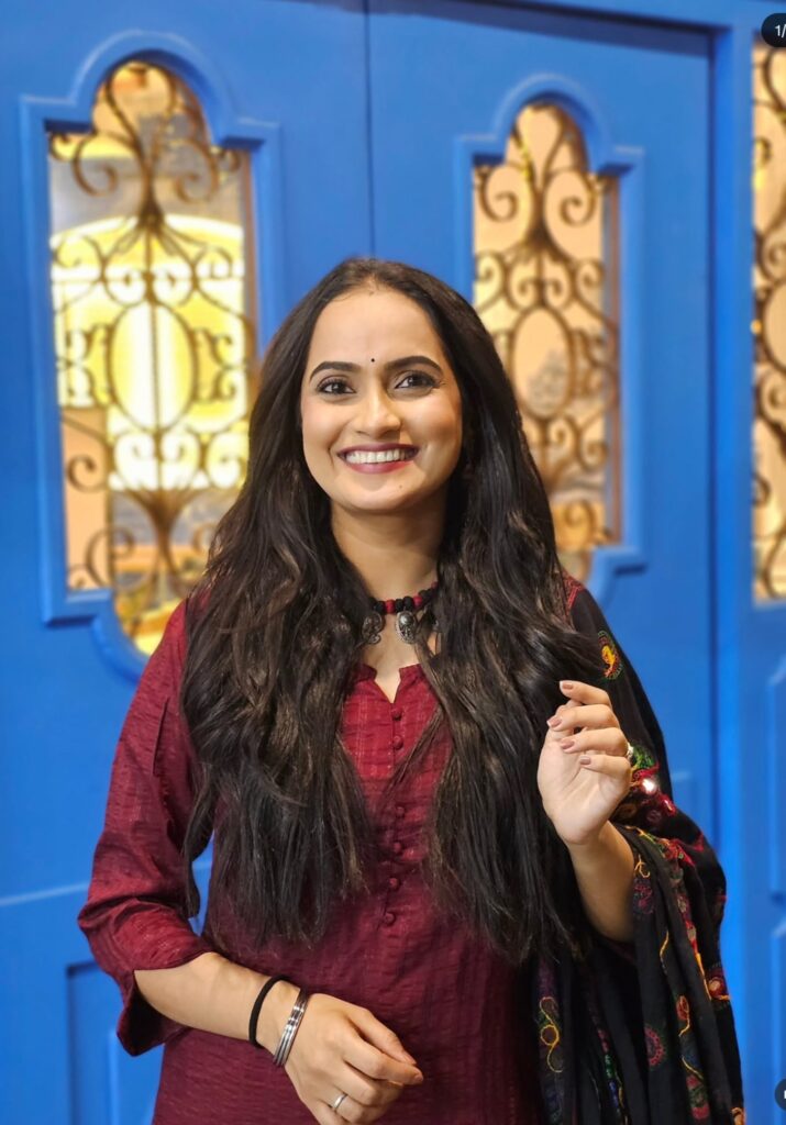 Tuzya Sobatine actress Aetashaa Sansgiri